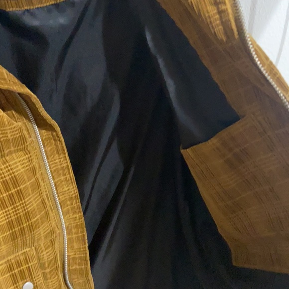 COPY - UrbanO Debossed Corduroy Cozy Brown Puffer Jacket - Picture 4 of 6